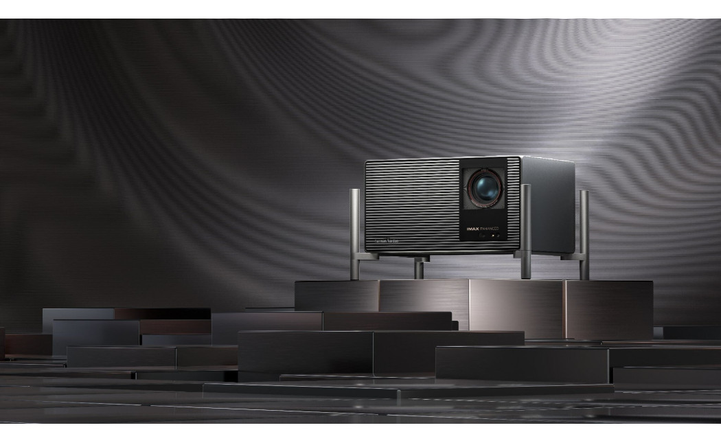 XGIMI открыла предзаказ на флагманские 4K проекторы TITAN Noir