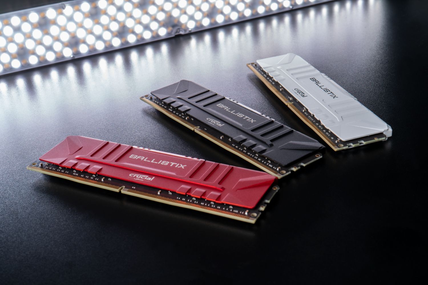 Оперативная память DDR4 16Gb 3600Mhz Crucial Ballistix RGB Red