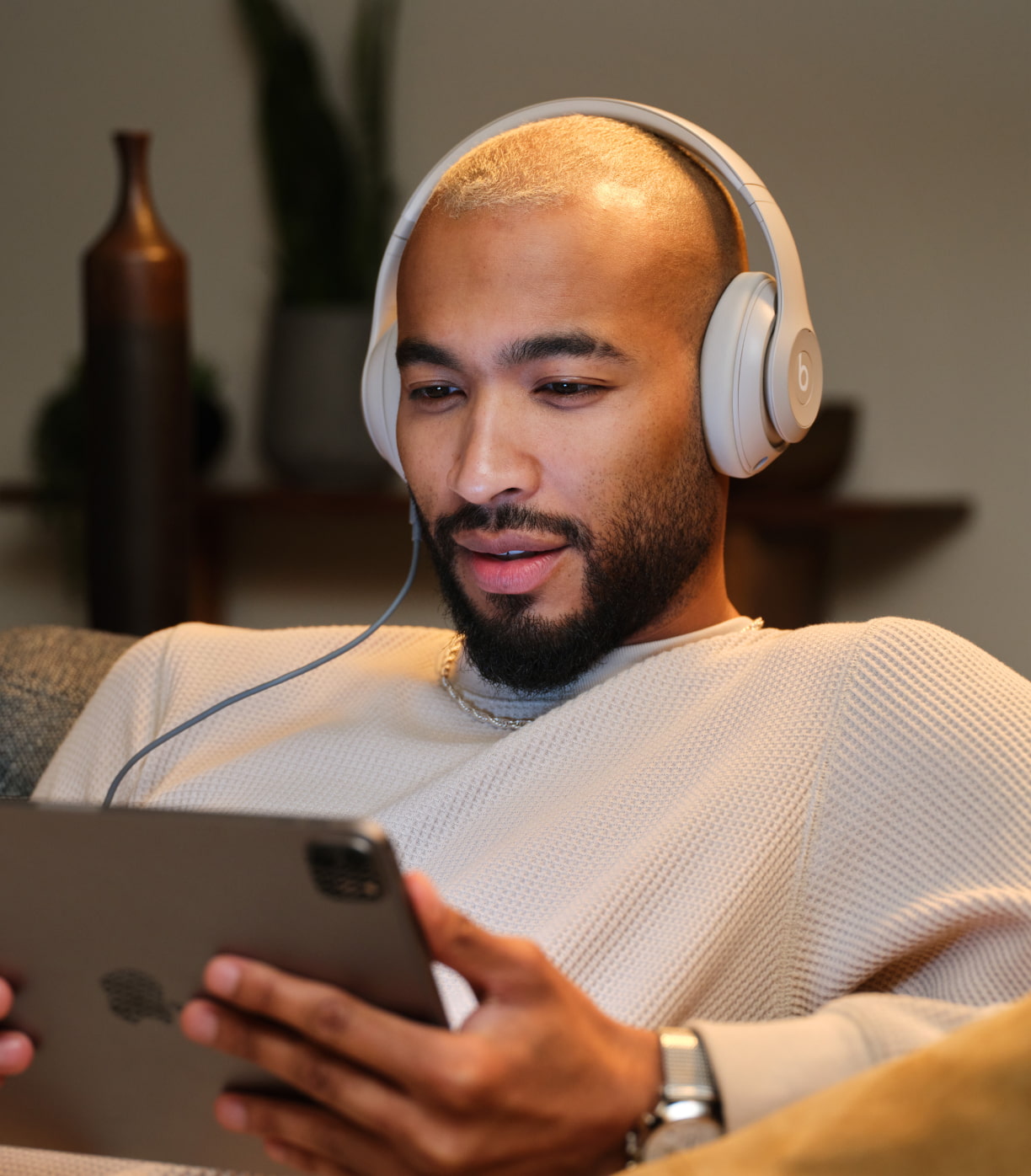 Наушники Beats by Dr. Dre Studio Pro Black (MQTP3). Купить